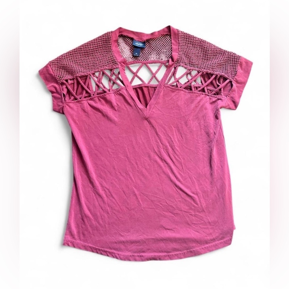 Daytrip Buckle Women’s Fuchsia Short Sleeve Top with Mesh Accents Spring Size M